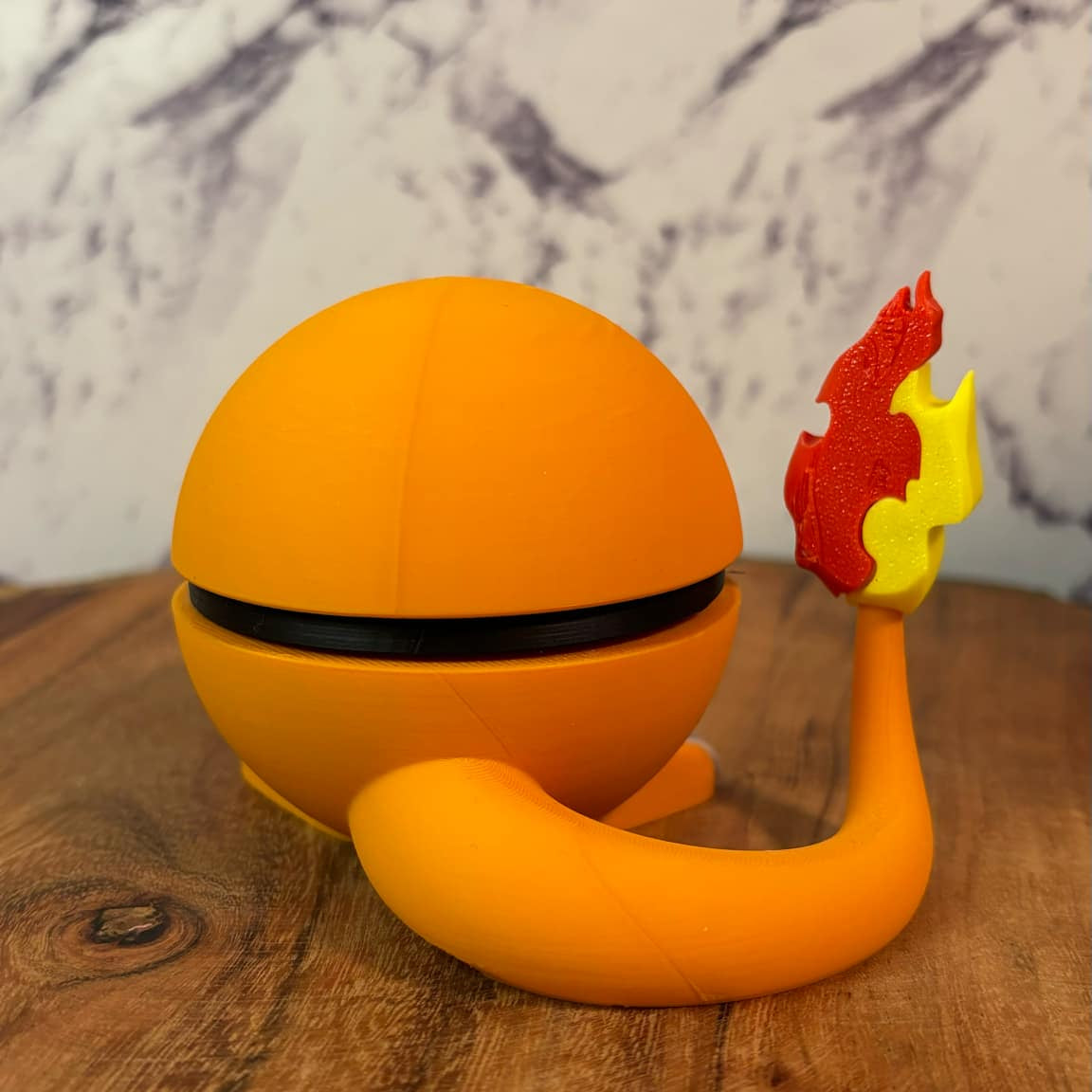 #0004 Charmander Ball