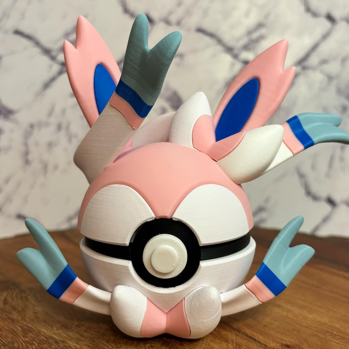 #0700 Sylveon Ball