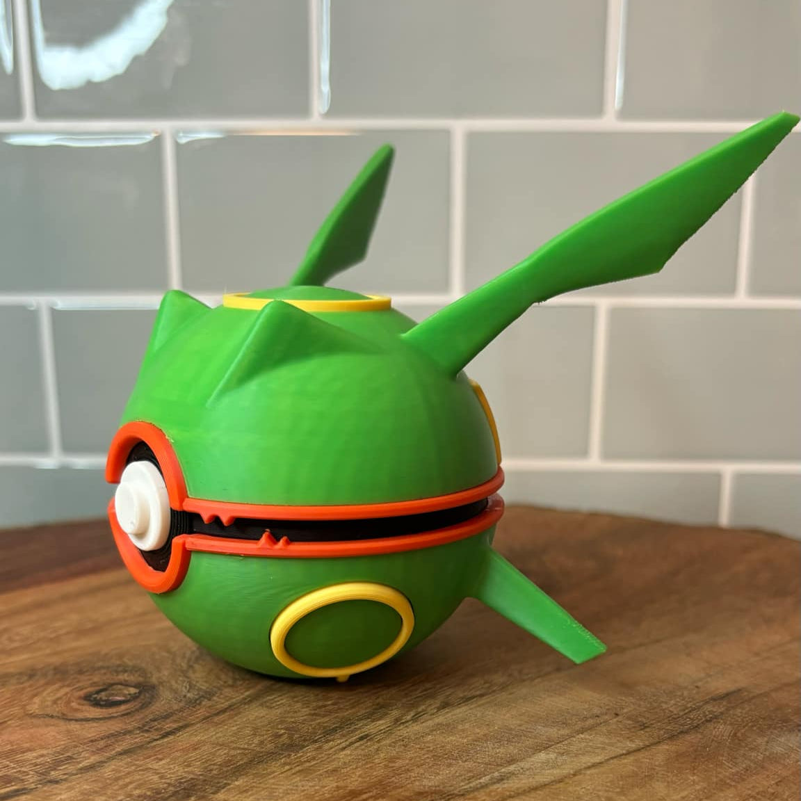 #0384 Rayquaza Ball
