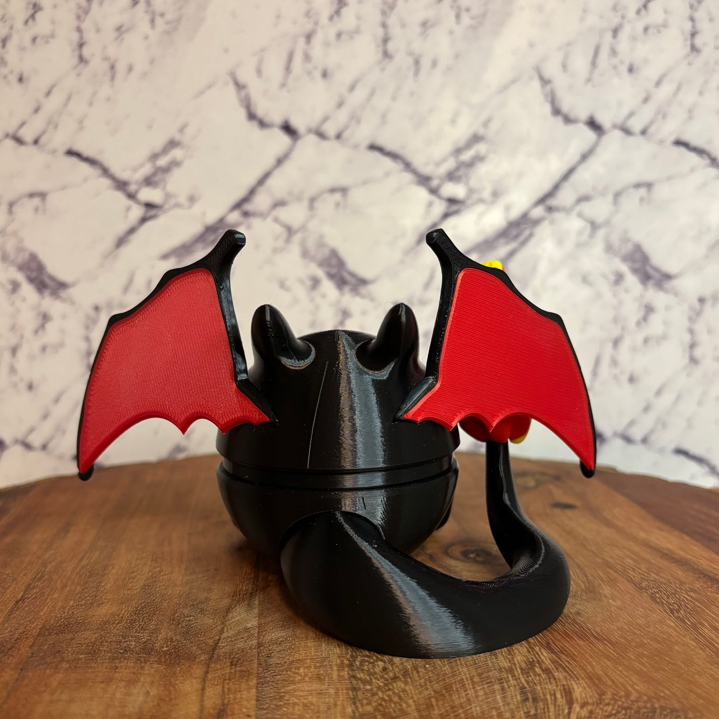 #0006 Shiny Charizard Ball