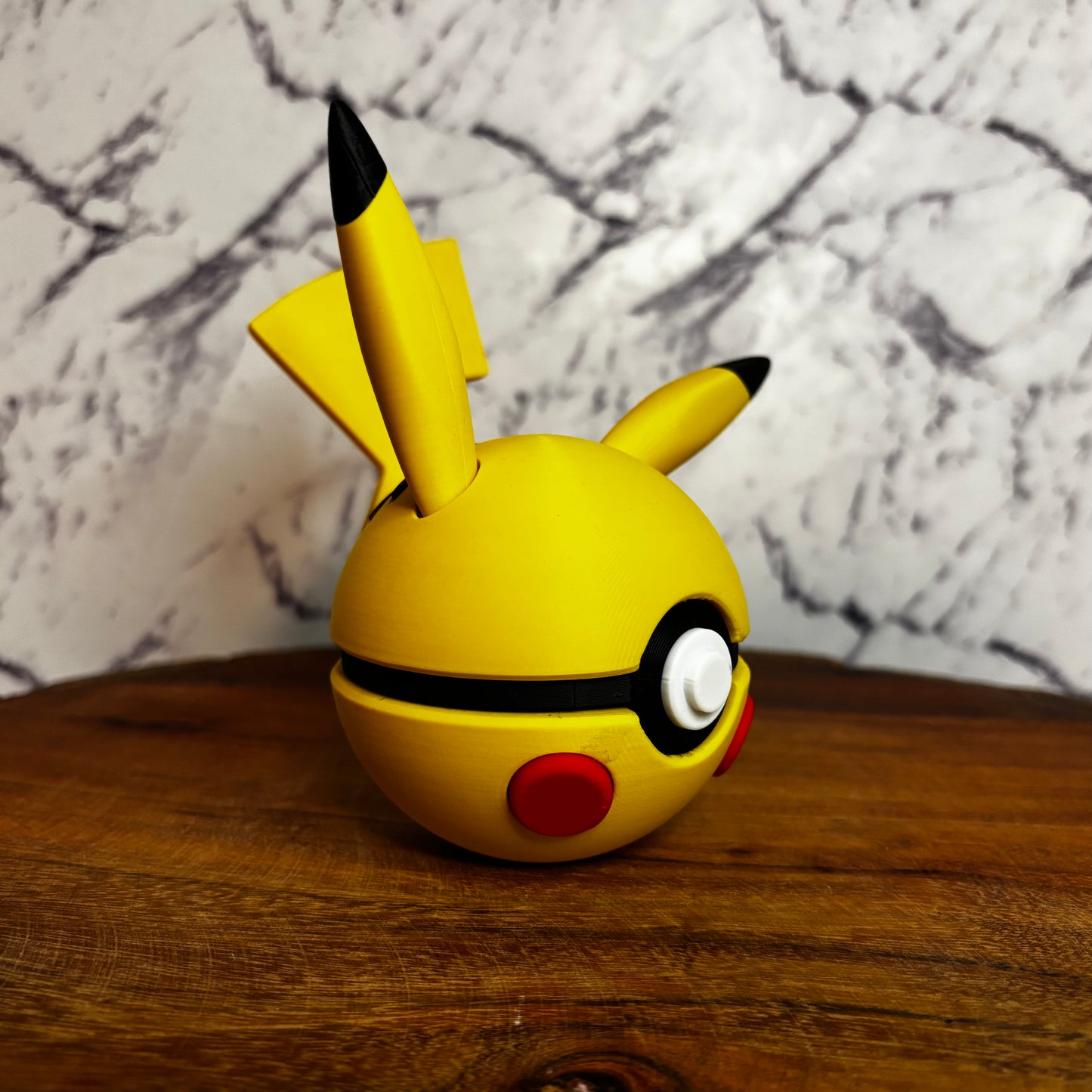 #0025 Pikachu Ball