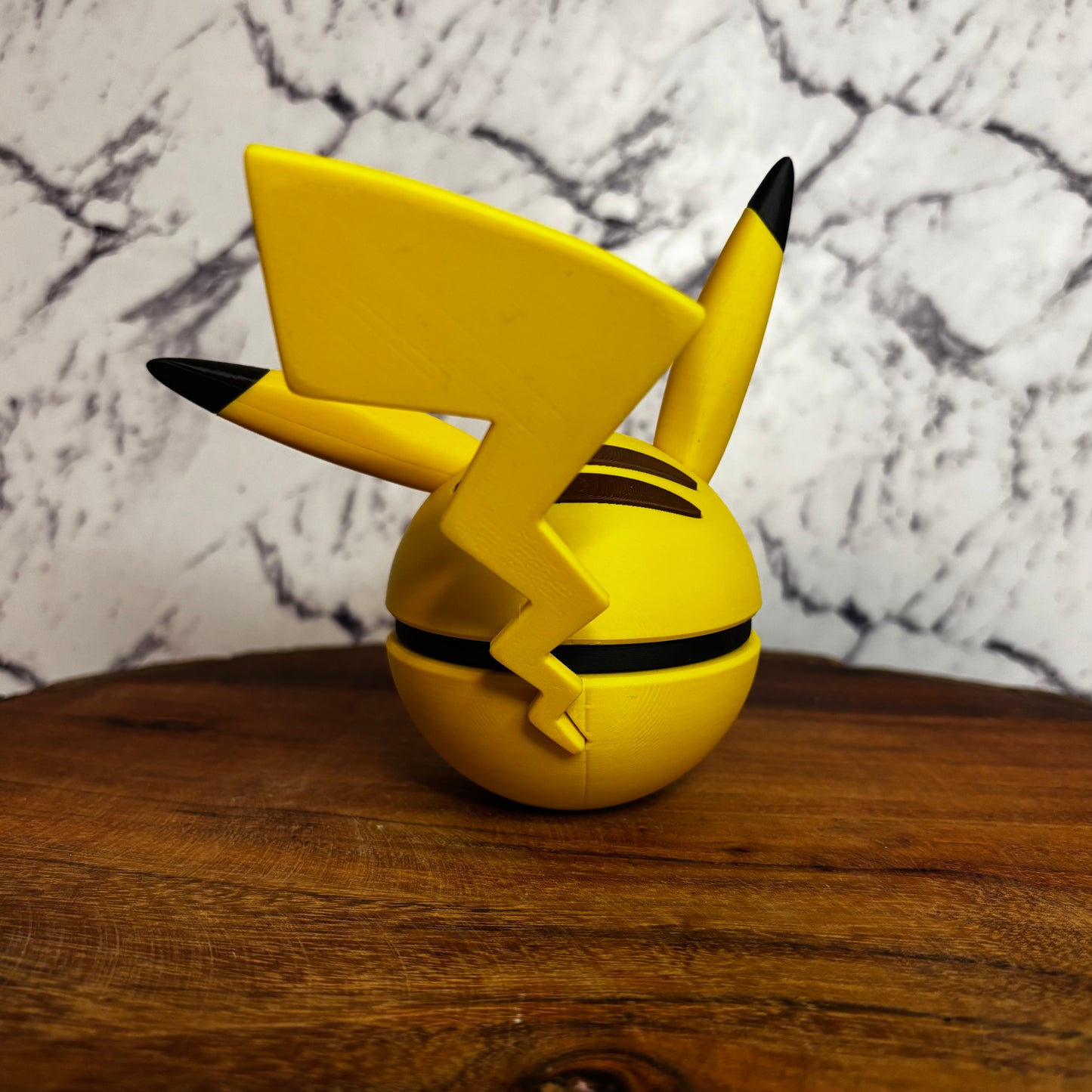 #0025 Pikachu Ball